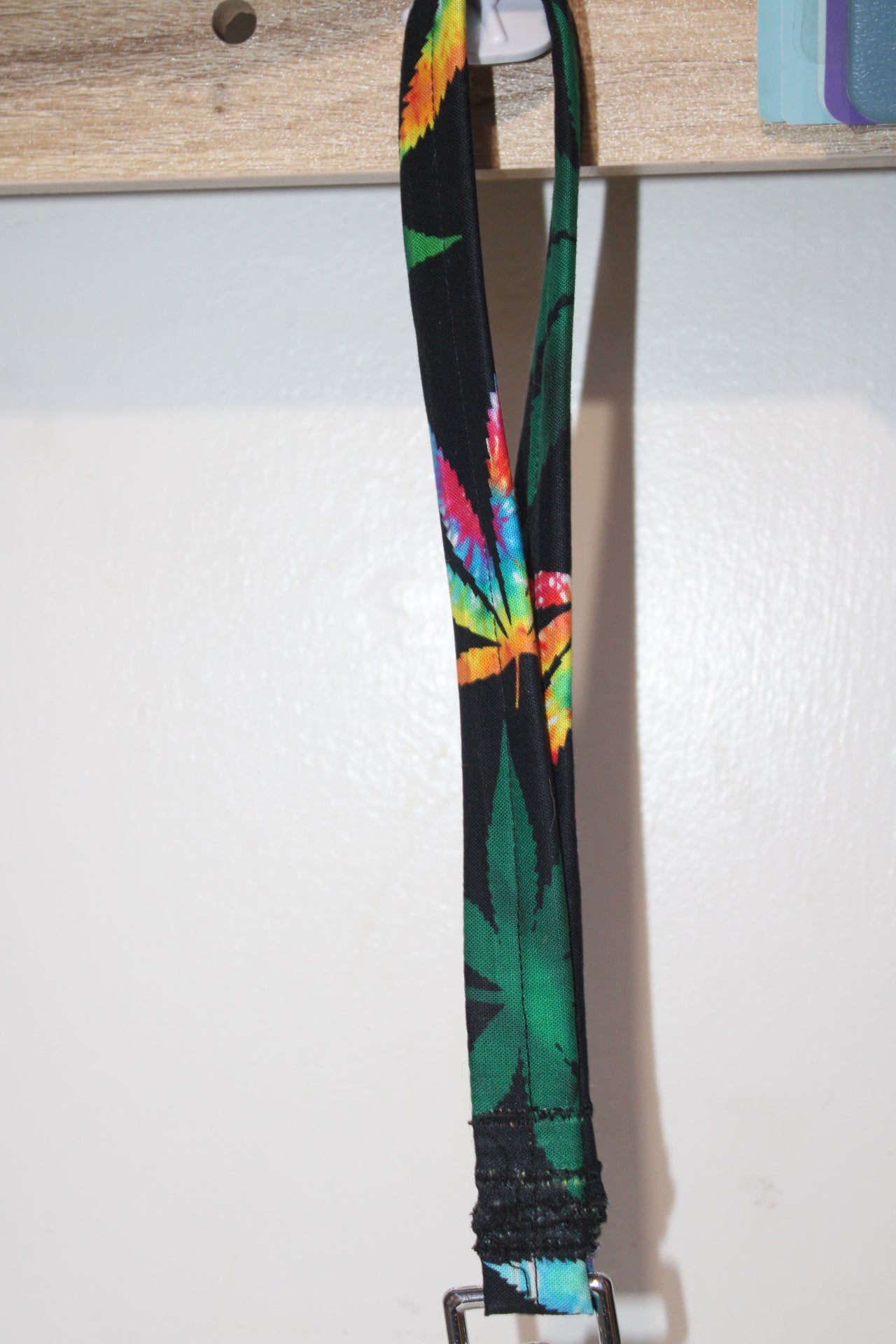 14" Rainbow Canna Leaf Traffic Lead